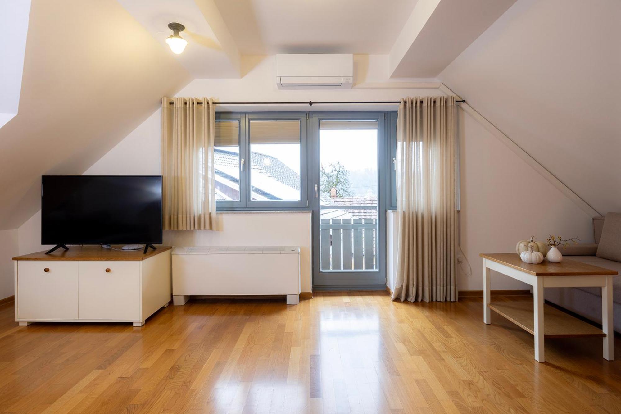 Apartma Lakeside