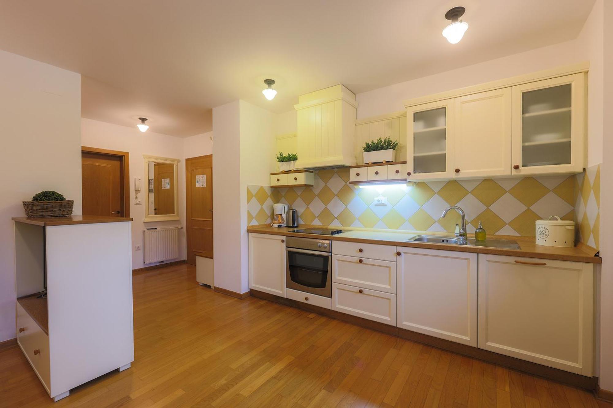 Apartma Lakeside *